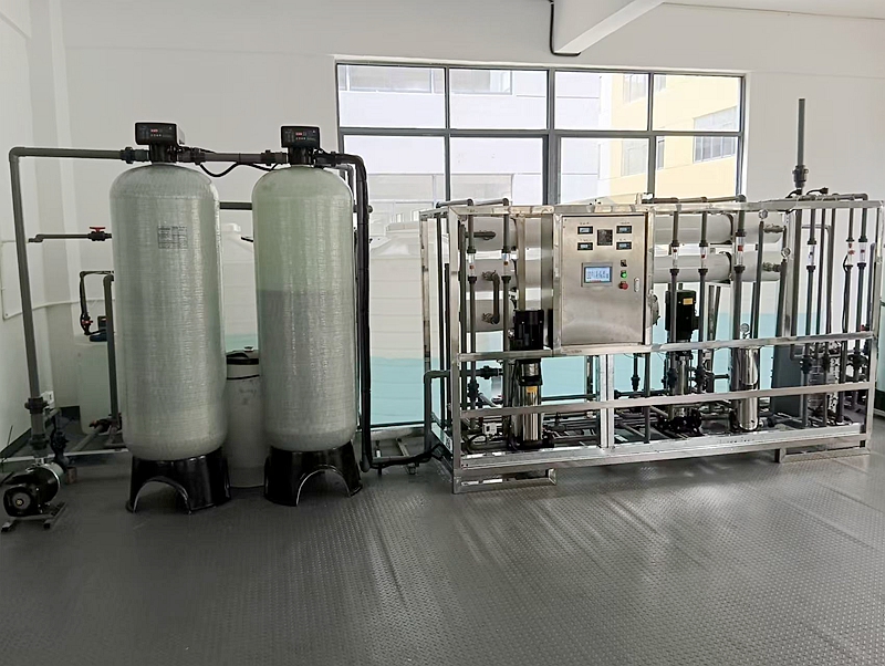 麗水客戶定制2噸超純水設(shè)備，安裝調(diào)試完成移交客戶使用。(圖3)