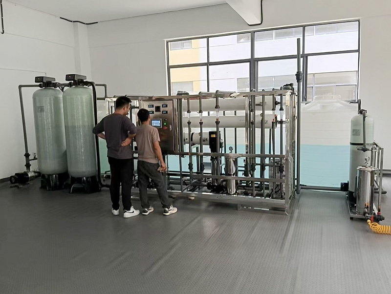 麗水客戶定制2噸超純水設(shè)備，安裝調(diào)試完成移交客戶使用。(圖1)